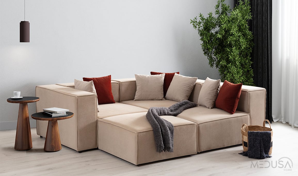 Piramit Köşe Takımı