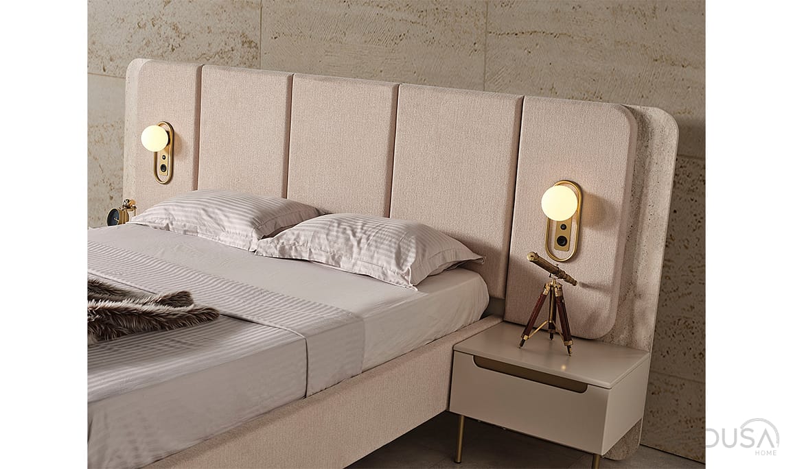 Zara Gold Komodin
