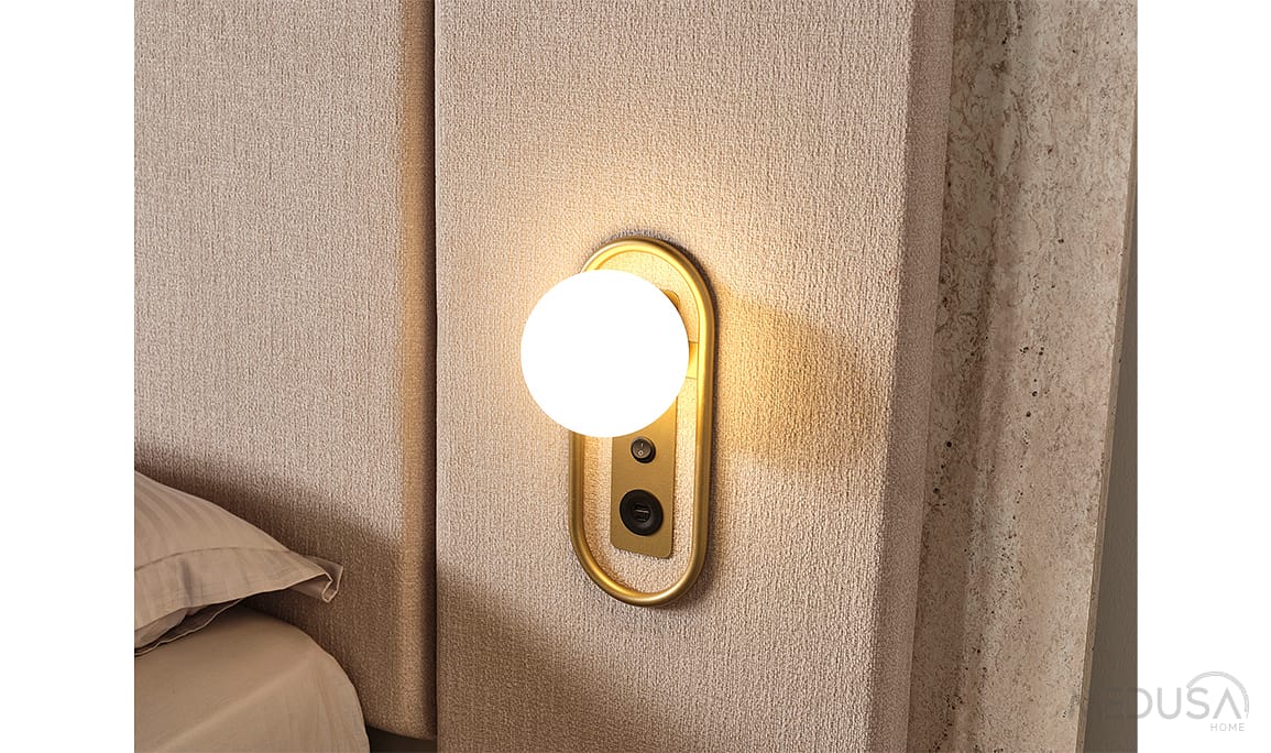 Zara Gold Komodin